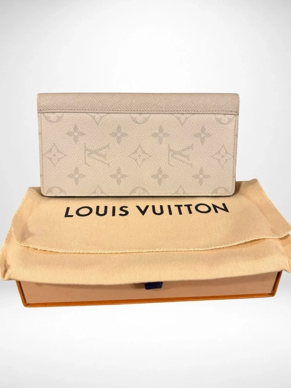Louis Vuitton Brazza Wallet Monogram Antarctica Taiga White Bifold Dustbag Abloh